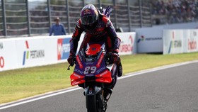 FOTO: Kemenangan Bersejarah Martin di MotoGP Mandalika 2024