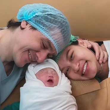 Selamat! Patricia Gouw & Suami Bule Resmi Jadi Orang Tua Usai Dikaruniai Anak Pertama