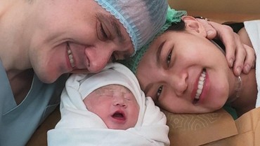 Selamat! Patricia Gouw & Suami Bule Resmi Jadi Orang Tua Usai Dikaruniai Anak Pertama