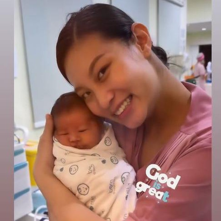 <p>Presenter dan model Patricia Gouw baru saja melahirkan anak pertamanya, Bunda, Perempuan 34 tahun ini membagikan kabar bahagia tersebut di Instagram pada Sabtu, (28/9/24). (Foto: Instagram @patriciagouw)</p>
