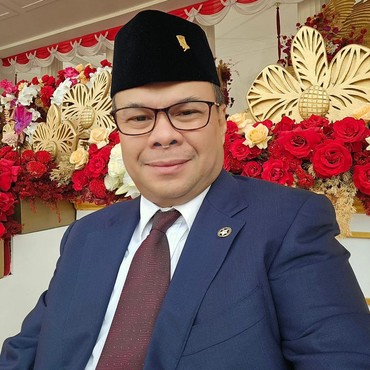 Jadi Anggota DPR, Romy Soekarno Cucu Bung Karno Pernah Menikah dengan Donna Harun