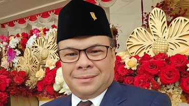 img-title Jadi Anggota DPR, Romy Soekarno Cucu Bung Karno Pernah Menikah dengan Donna Harun