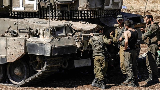 Hizbullah kembali terpukul usai Israel membunuh pemimpinnya, Hassan Nasrallah, yang merupakan buronan paling dicari oleh Tel Aviv saat ini via serangan udara.