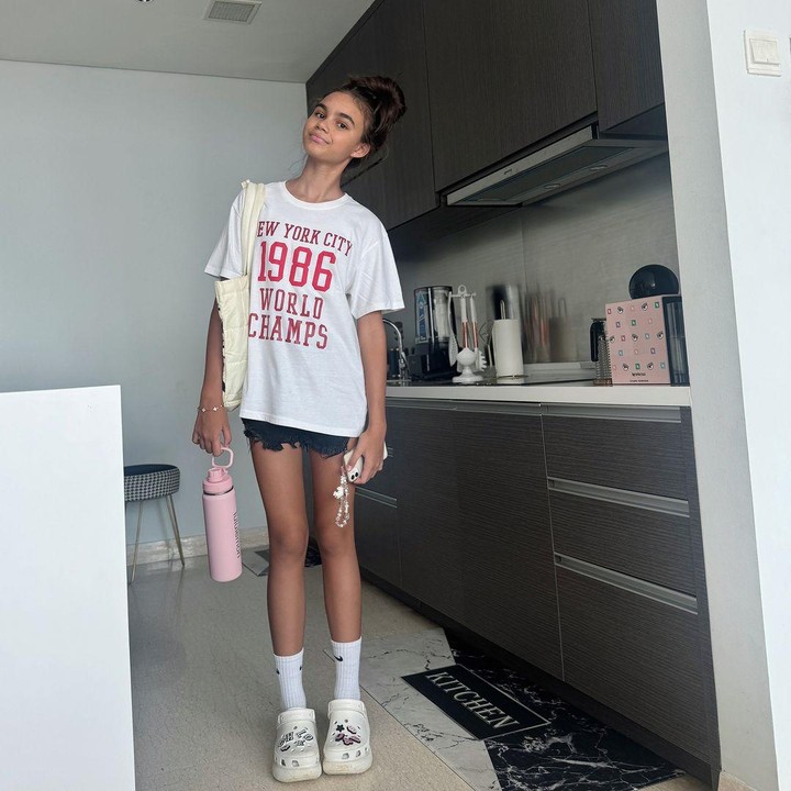 <p>"Bayi perempuanku sudah menjadi seorang ABG (Anak Baru Gede). Kakak Chloe," tulis Melaney dalam sebuah unggahan dengan menyisipkan emotikon hati. (Foto: Instagram: @melaney_ricardo)</p>