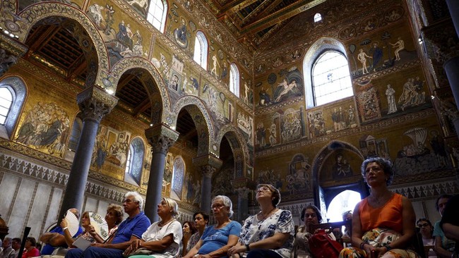 FOTO: Restorasi Mosaik Katedral 800 Tahun di Sisilia
