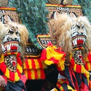 10 Tradisi Unik Budaya Indonesia yang Menjadi Daya Tarik Wisatawan Mancanegara, Apa Saja?