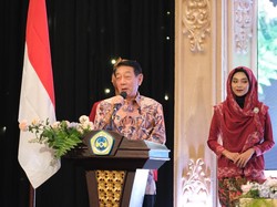 Cerita Soedomo di Wisuda Unitomo, Bos Kapal Api Itu Pernah Jadi Kernet Bemo