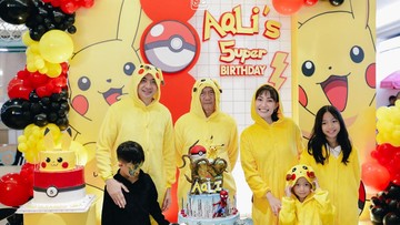 5 Potret Pesta Ulang Tahun Ke-5 Aqli Anak Ayu Dewi dan Regi Datau, Seru Bertema Pikachu