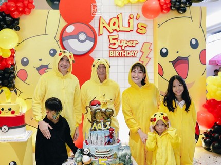 5 Potret Pesta Ulang Tahun Ke-5 Aqli Anak Ayu Dewi & Regi Datau, Seru Bertema Pikachu