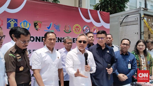 Satgas Pengawasan Barang Tertentu yang dibentuk untuk mengawasi tata niaga impor mengamankan 415 ribu buah produk kosmetik ilegal senilai Rp11,4 miliar.