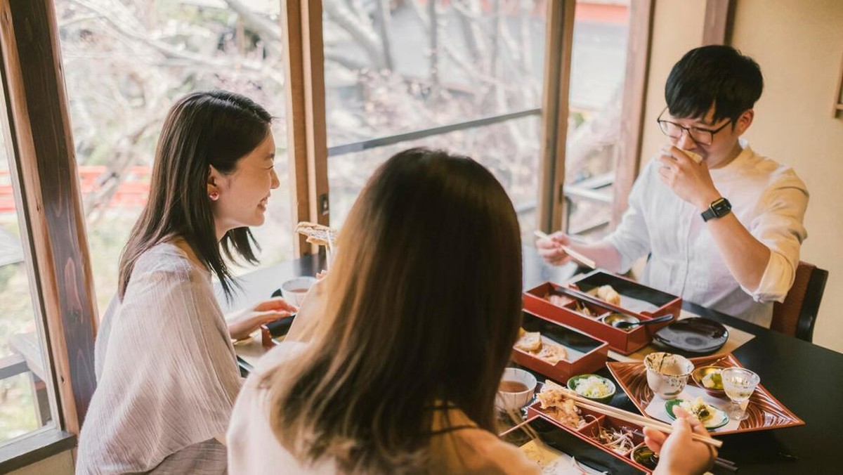 5 Hal yang Dilarang Dilakukan saat Makan di Restoran Jepang