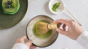 Si Hijau yang Pahit, Apa Manfaat Minum Matcha Setiap Hari?