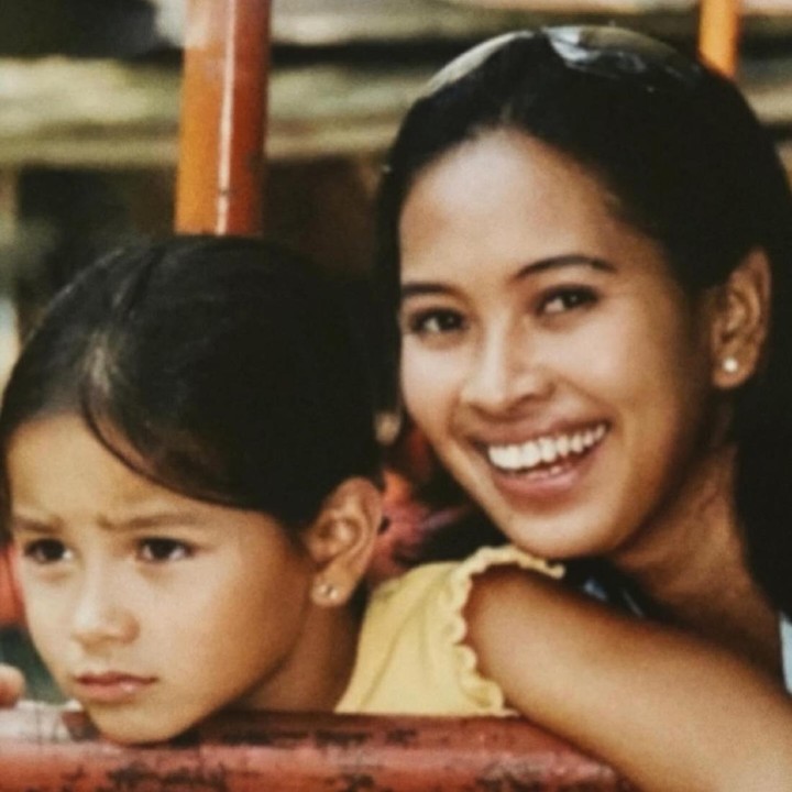 <p>Alyssa juga pernah mengunggah potret masa kecilnya bersama ibunda. Calon istri Al Ghazali itu tampak sangat menggemaskan ya, Bunda (Foto: Instagram @alyssadaguise)</p>
