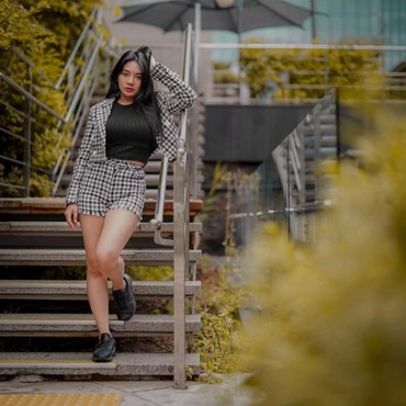 Berlliana Lovell: Perjalanan Hidup dari Pengamen Jalanan hingga Selebgram Ternama