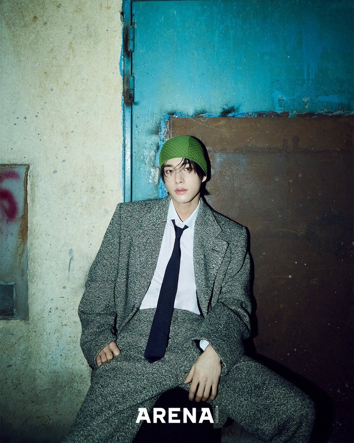 Dalam interview bersama Arena Homme+ Korea, sang leader yakni Jungwon mengungkapkan bahwa menu favorit ENHYPEN saat berkumpul ialah daging. Menurutnya, makanan berprotein tinggi ini selalu enak bagaimanapun cara memakannya. / Foto: x.com/arenahommeplus