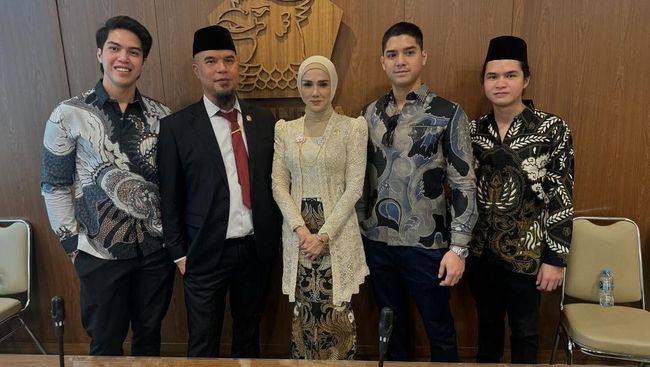 Ekspresi Al El Dul Disorot, 7 Foto Terbaru Keluarga Mulan Jameela dan Ahmad Dhani
