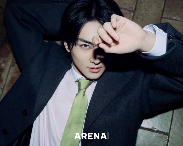 Menjelang Milan Fashion Week 2024, akun media sosial resmi Arena Homme+ Korea membagikan dua video singkat serta sederet potret yang memperlihatkan ENHYPEN sebagai karakter utama majalah tersebut edisi Oktober. / Foto: x.com/arenahommeplus