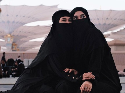 Terpopuler: Potret Michelle Ziudith Umrah Bareng Eliza Sifa