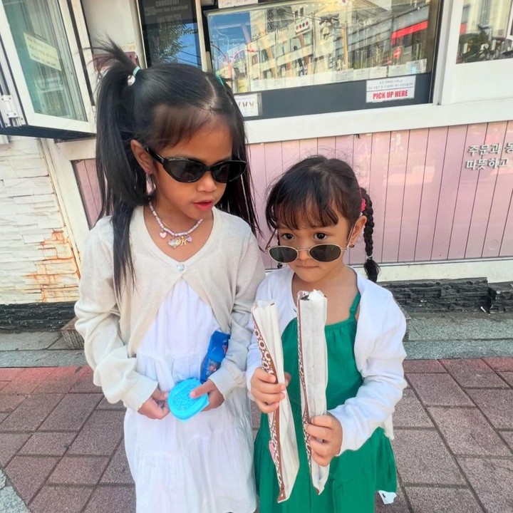 <p>Hal itu terjadi ketika mereka sampai di Bandar Udara Internasional Incheon. “Momen pertama kali ke Korea langsung masuk Instagram Korea Dispatch,” tulis Nina, dikutip dari laman <em>Instagram@ninazatulini22,</em> Selasa (1/10/2024). (Foto: Instagram@ninazatulini22)</p>
