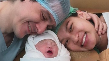 Cara unik Patricia Gouw dan Daniel Bertoli umukan kelahiran Baby Zoe