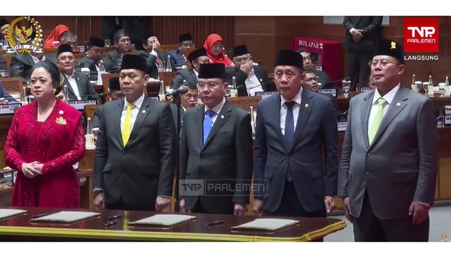 Puan Maharani kembali ditetapkan menjadi Ketua DPR RI periode 2024-2029 dalam Rapat Paripurna, di Kompleks Parlemen, Senayan, Jakarta, Selasa (1/10).