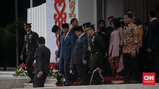 Polisi menyiapkan rekayasa lalu lintas di sekitar Gedung DPR saat pelantikan presiden terpilih Prabowo Subianto pada Minggu (20/10) nanti.