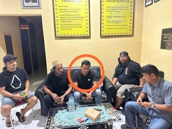 Tampang Ciut Pemobil Ngamuk di SPBU Wajo Saat Ditangkap Polisi