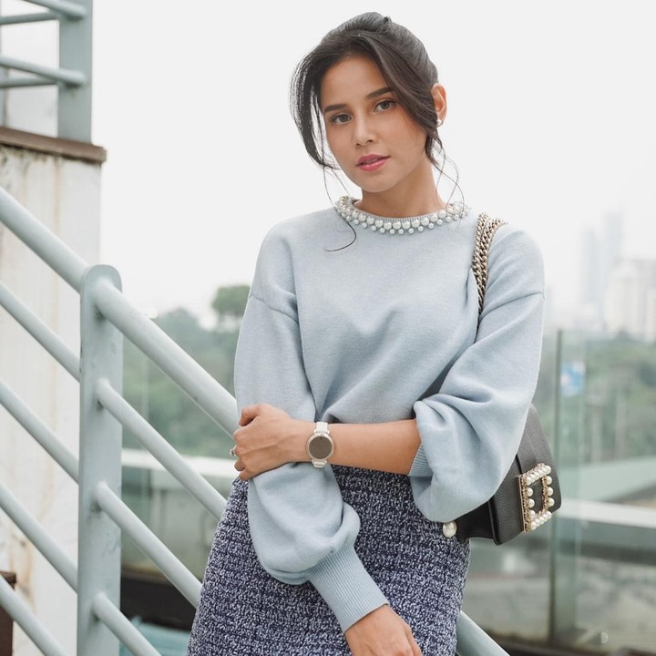 <p>Beragam pujian juga didapatkan yunita dari netizen lewat kolom komentar Instagram. Salah satunya berikut ini, "Kalunaaaa!! keren bangettttt di film iniiii," komentar salah satu akun, @mey****. (Foto: Instagram @yunitasiregar)<br /><br /><br /></p>