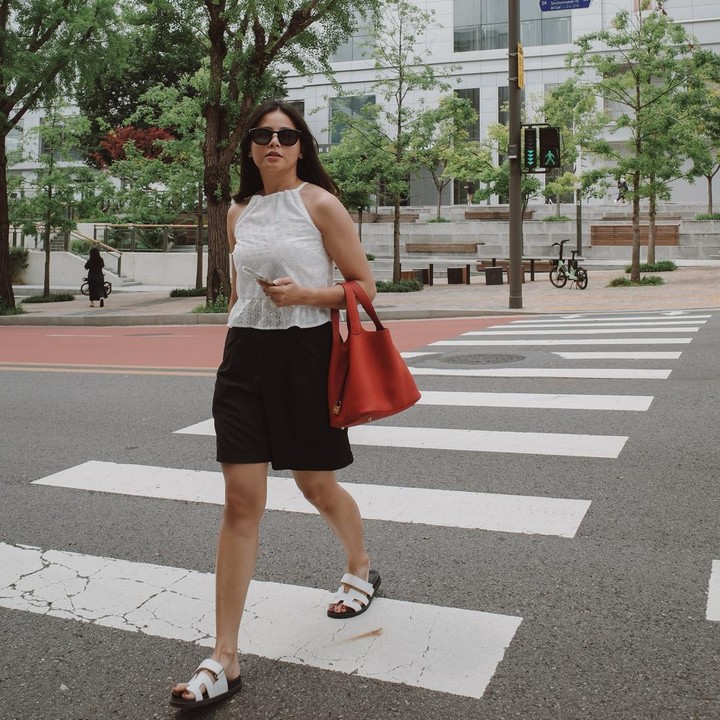 <p>Yunita Siregar memulai kariernya di dunia hiburan dengan menjadi finalis dari ajang <em>GoGirl!</em> Look pada tahun 2010, Bunda. Setelah itu, ia terjun ke dunia akting dengan berperan sebagai Aqila dalam sinetron <em>Love in Paris</em> di tahun 2012. (Foto: Instagram @yunitasiregar)<br /><br /><br /></p>