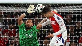 FOTO: Senjata Arsenal Meledak Hancurkan PSG