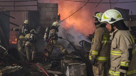 Kebakaran Gedung Kemendagri di Jaksel, 2 Pegawai Terluka
