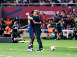 Flick Rangkul Yamal yang Kecewa Diganti saat Barca Hadapi Atalanta