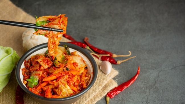 5 Manfaat Menakjubkan Kimchi, Bikin Awet Muda hingga Turunkan Berat Badan