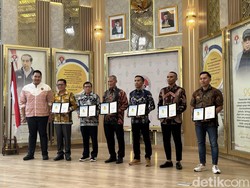 Menpora Beri Penghargaan pada Insan Olahraga, Rosan Roeslani hingga Hendra Basir