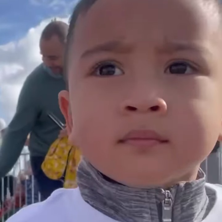 <p>Rayyanza putra Raffi Ahmad dan Nagita Slavina tidak pernah luput dari perhatian netizen, Bunda. Belum lama ini, ia bahkan baru saja mengikuti ajang Berlin Marathon 2024 untuk bagian anak-anak. (Foto: Instagram: @raffinagita1717)</p>