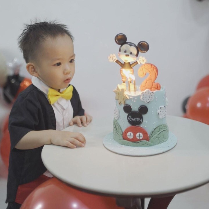 <p>"<em>Avery's day</em>," tulis Stella pada laman Instagram-nya dengan emotikon hati seraya mengunggah potret kecerian Avery saat ulang tahunnya. (Foto: Instagram: @stellacor)</p>