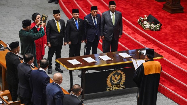 Dewan Perwakilan Rakyat, Dewan Perwakilan Daerah, dan Majelis Permusyawaratan Rakyat resmi menetapkan ketua periode 2024-2029. Berikut daftar lengkapnya.