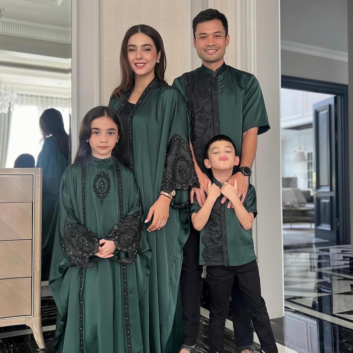 <p>Nabila Syakieb dikaruniai dua orang anak dari pernikahannya dengan Reshwara Argya Ardinal sejak 20 Desember 2015. Kedua anak mereka diberi nama Raqeema dan Rasheed. (Foto: Instagram @nsyakieb85)</p>