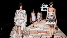 Mode dan Wujud 'Soft Power' di Tangan Nicholas Ghesquiere