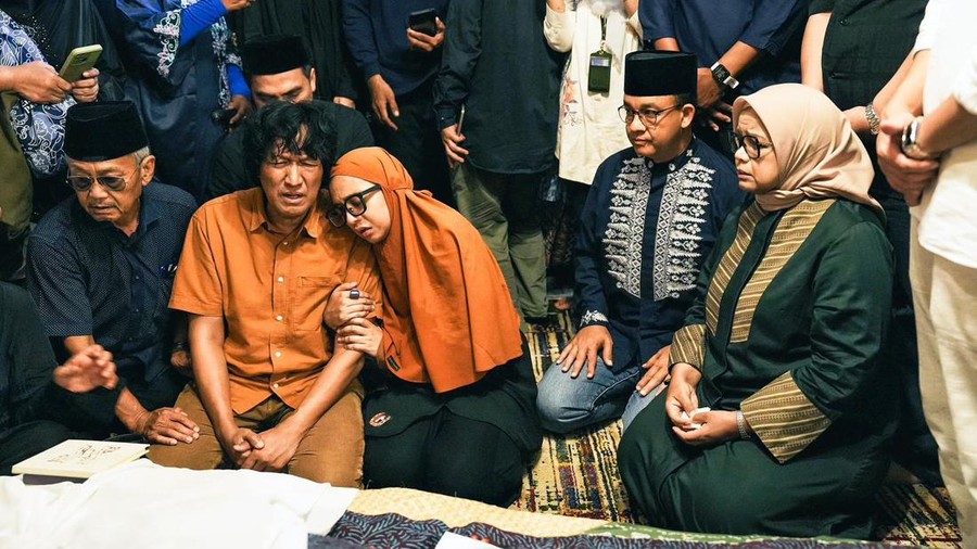 Suasana Rumah Duka Marissa Haque