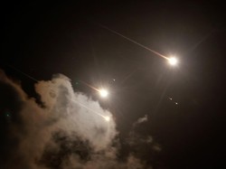 Iran Ancam Serang Israel Lebih Dahsyat Jika Membalas
