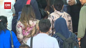 VIDEO: Anggota DPR Baru Ikut Peringati Hari Batik Nasional