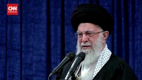 VIDEO: Ayatollah Khamenei Muncul Pertama Kali Sejak Serangan ke Israel