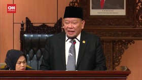 VIDEO: Kelamaan Baca Visi-Misi, La Nyalla Disoraki Anggota DPD