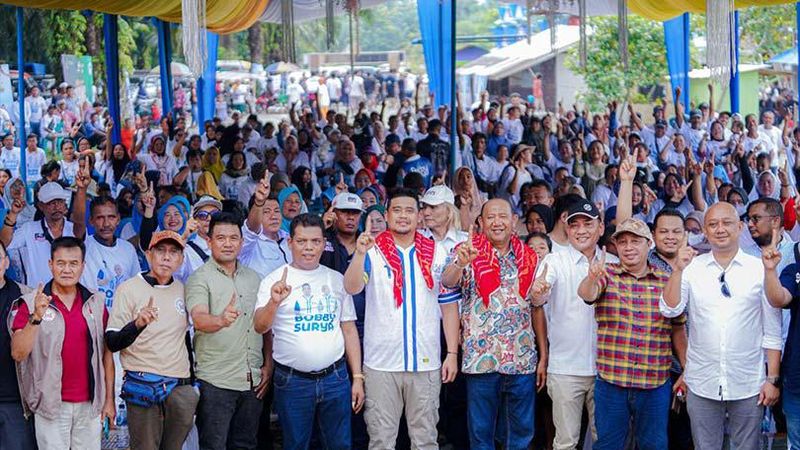 Ribuan masyarakat di Kabupaten Langkat, Sumatera Utara (Sumut) berbondong-bondong memadati Objek Wisata Pantai Citra di Desa Namo Sialang