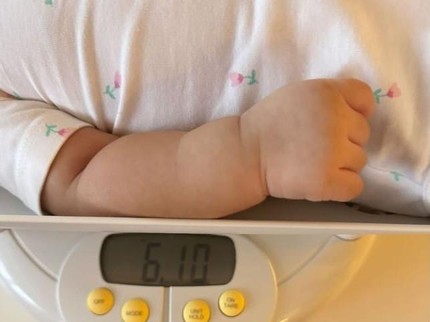 Syahrini Ungkap Berat Bayi Perempuannya 6 Kg di Usia 2 Bulan