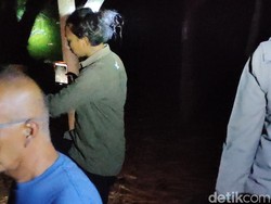 Youtuber Dede Inoen Ikut Turun Bantu Cari Buaya yang Kabur di Cianjur