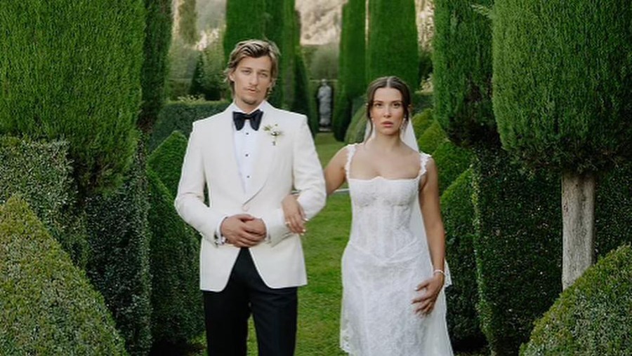 Foto pernikahan Millie Bobby Brown dan Jake Bongiovi