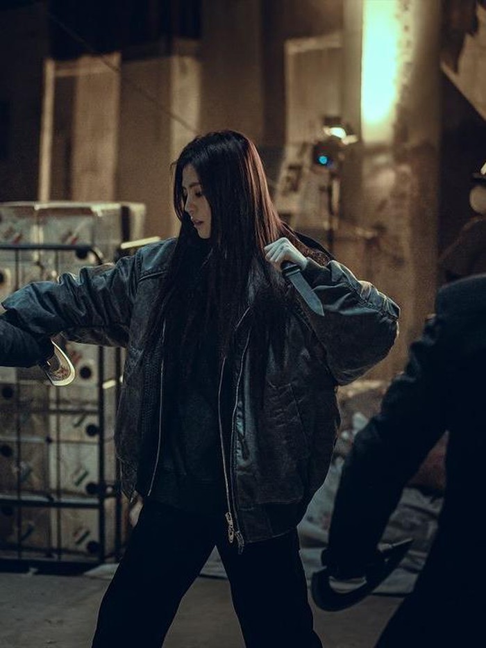 Selain itu, kamu juga bisa melihat bagaimana sang aktris berlatih untuk berbagai aksi laga./ Foto: instagram.com/netflixkcontent