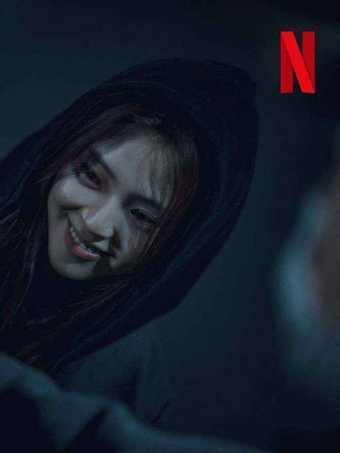 Namun, kamu akan disuguhi pesonanya yang manis lewat beberapa potretnya di balik layar, Beauties./ Foto: instagram.com/netflixkcontent